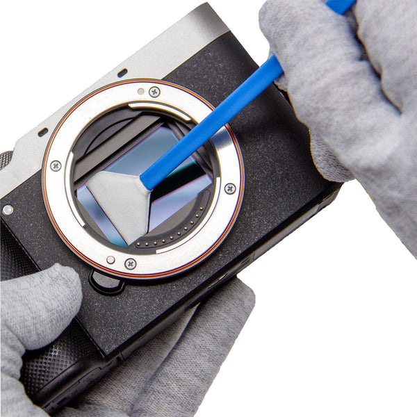 Kit de nettoyage pour capteur plein format UES FFR-24 (14 tampons de nettoyage pour capteur 24 mm + 15 ml de nettoyant pour capteur)